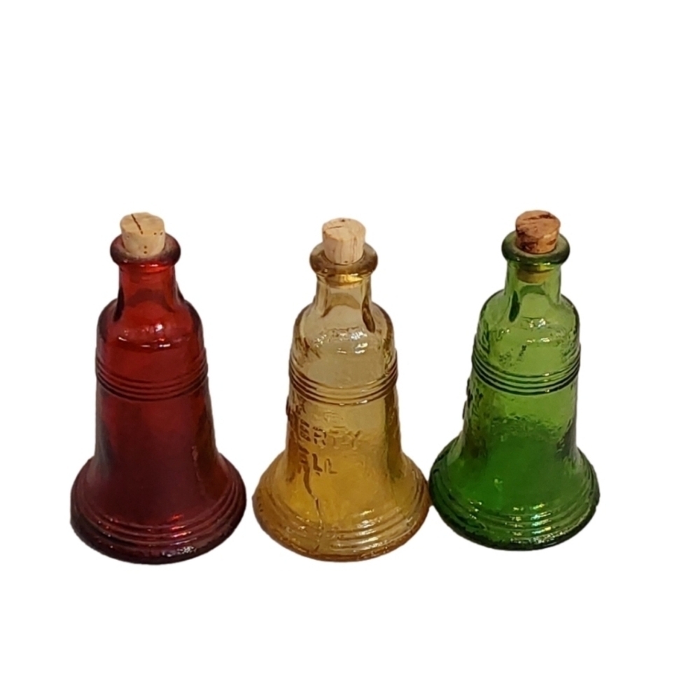 VINTAGE WHEATON TRIO LIBERTY BELLE GLASS BOTTLE FLASK WITH‎ CORK